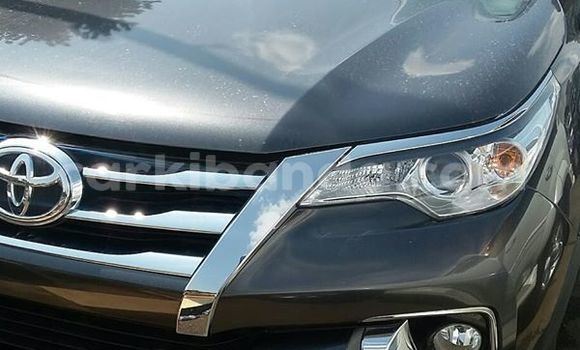 Acheter Occasion Voiture Toyota Fortuner Autre à Kampala, Ouganda Acheter Occasion Voiture Toyota Fortuner Autre à Kampala, Ouganda