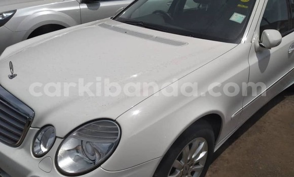 Buy Used Mercedes‒Benz E–Class White Car in Adjumani in Northern Buy Used Mercedes‒Benz E–Class White Car in Adjumani in Northern