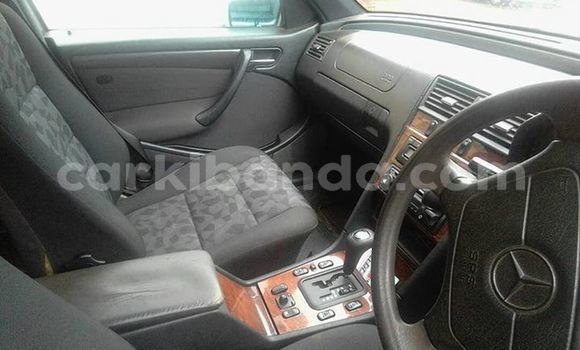 Acheter Occasion Voiture Mercedes‒Benz C–Class Gris à Kampala, Ouganda Acheter Occasion Voiture Mercedes‒Benz C–Class Gris à Kampala, Ouganda