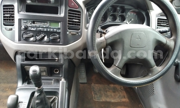 Nunua Ilio tumika Mitsubishi Pajero Beige Gari ndani ya Kampala nchini Uganda Nunua Ilio tumika Mitsubishi Pajero Beige Gari ndani ya Kampala nchini Uganda