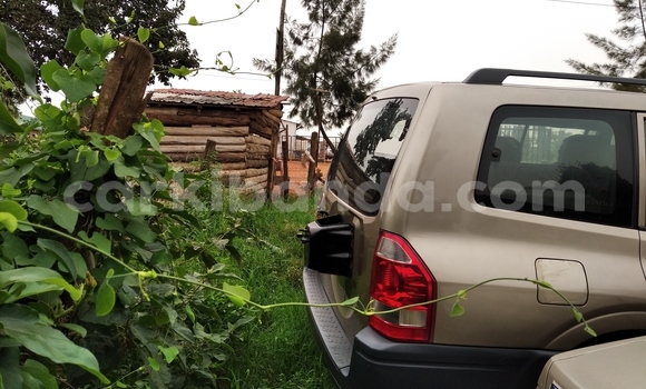 Nunua Ilio tumika Mitsubishi Pajero Beige Gari ndani ya Kampala nchini Uganda Nunua Ilio tumika Mitsubishi Pajero Beige Gari ndani ya Kampala nchini Uganda