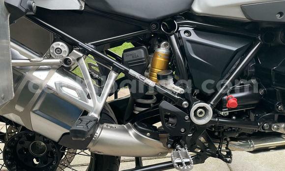 Buy Used BMW R1200GS Adventure Beige Bike in Kampala in Uganda Buy Used BMW R1200GS Adventure Beige Bike in Kampala in Uganda