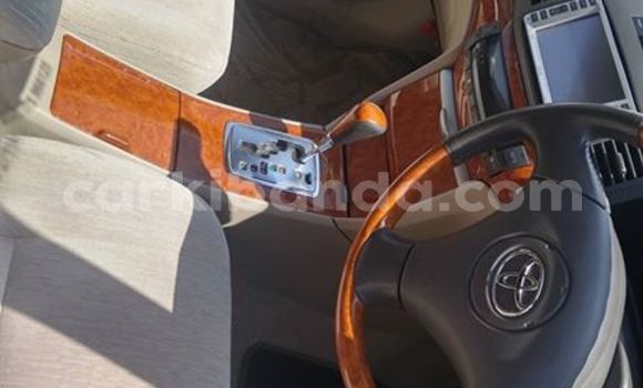 Gura Yakoze Toyota Premio White Imodoka i Kampala mu Uganda Gura Yakoze Toyota Premio White Imodoka i Kampala mu Uganda