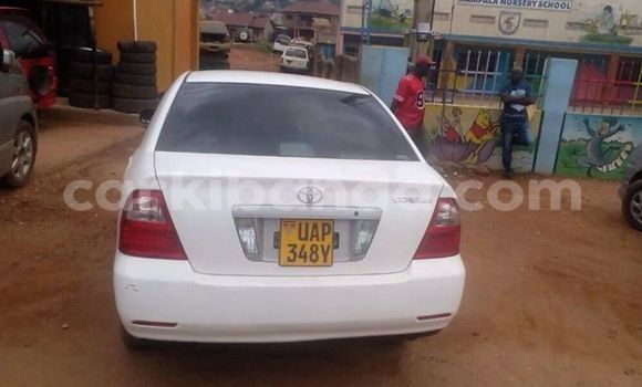 Acheter Occasion Voiture Toyota Corolla Blanc à Kampala, Ouganda Acheter Occasion Voiture Toyota Corolla Blanc à Kampala, Ouganda