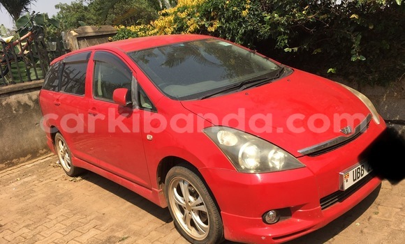 Nunua Ilio tumika Toyota Wish Nyekundu Gari ndani ya Kampala nchini Uganda