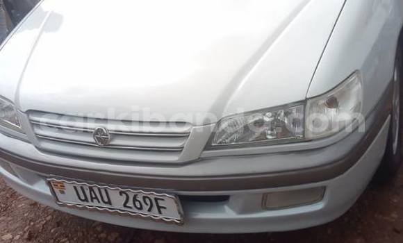 Gura Yakoze Toyota Premio Silver Imodoka i Kampala mu Uganda Gura Yakoze Toyota Premio Silver Imodoka i Kampala mu Uganda