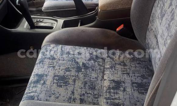 Gura Yakoze Toyota Premio Silver Imodoka i Kampala mu Uganda Gura Yakoze Toyota Premio Silver Imodoka i Kampala mu Uganda