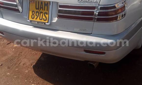 Gura Yakoze Toyota Premio Silver Imodoka i Kampala mu Uganda Gura Yakoze Toyota Premio Silver Imodoka i Kampala mu Uganda