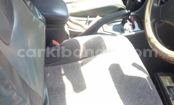 Gura Yakoze Toyota Premio Silver Imodoka i Kampala mu Uganda Gura Yakoze Toyota Premio Silver Imodoka i Kampala mu Uganda