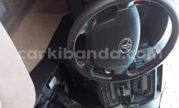 Buy Used Toyota Land Cruiser Silver Car in Kampala in Uganda Buy Used Toyota Land Cruiser Silver Car in Kampala in Uganda