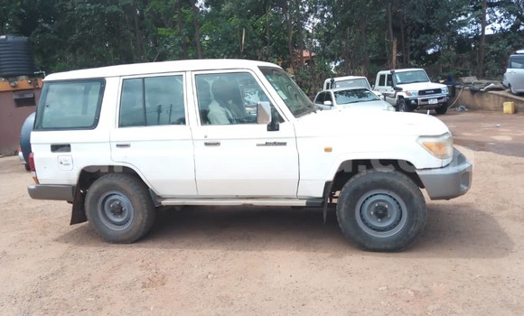 Buy Used Toyota Land Cruiser White Car in Kampala in Uganda Buy Used Toyota Land Cruiser White Car in Kampala in Uganda