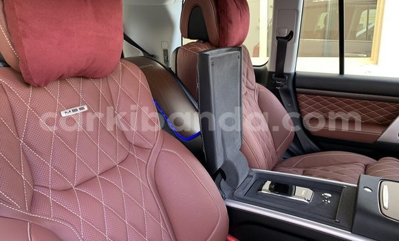 Nunua Ilio tumika Toyota Land Cruiser Nyingine Gari ndani ya Kampala nchini Uganda Nunua Ilio tumika Toyota Land Cruiser Nyingine Gari ndani ya Kampala nchini Uganda