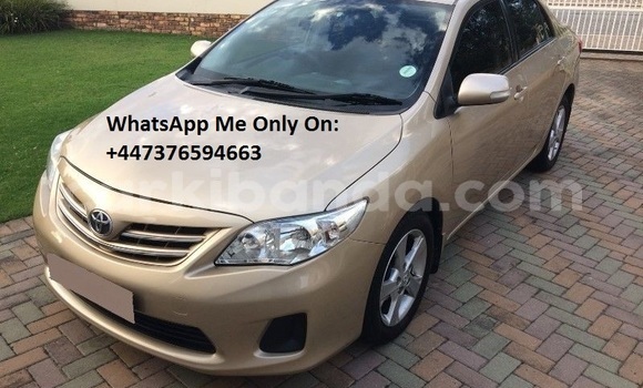 Acheter Occasion Voiture Toyota Corolla Beige à Kampala, Ouganda