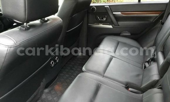 Nunua Ilio tumika Mitsubishi Pajero Nyingine Gari ndani ya Kampala nchini Uganda Nunua Ilio tumika Mitsubishi Pajero Nyingine Gari ndani ya Kampala nchini Uganda