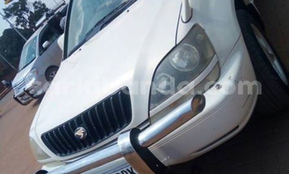 Nunua Ilio tumika Toyota Harrier Nyeupe Gari ndani ya Kampala nchini Uganda Nunua Ilio tumika Toyota Harrier Nyeupe Gari ndani ya Kampala nchini Uganda