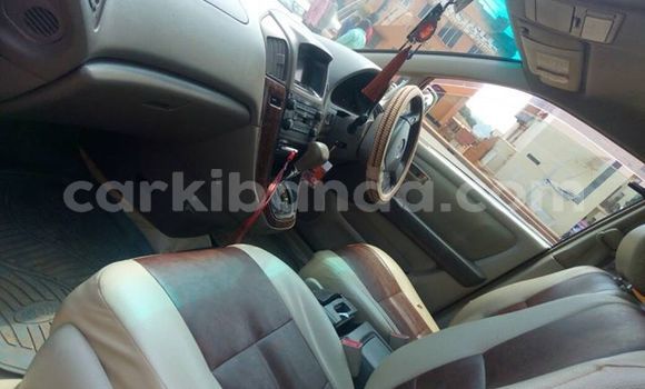 Nunua Ilio tumika Toyota Harrier Nyeupe Gari ndani ya Kampala nchini Uganda Nunua Ilio tumika Toyota Harrier Nyeupe Gari ndani ya Kampala nchini Uganda