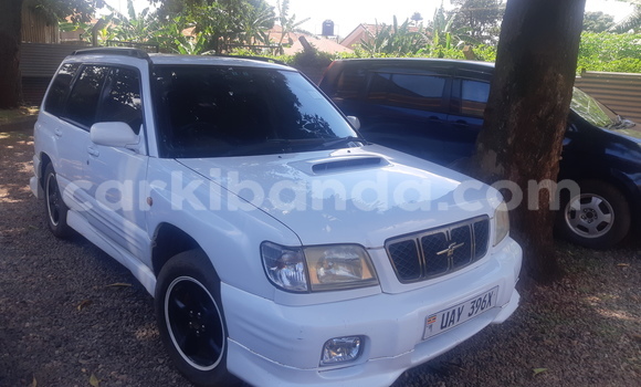 Acheter Occasion Voiture Subaru Forester Blanc à Kampala, Ouganda