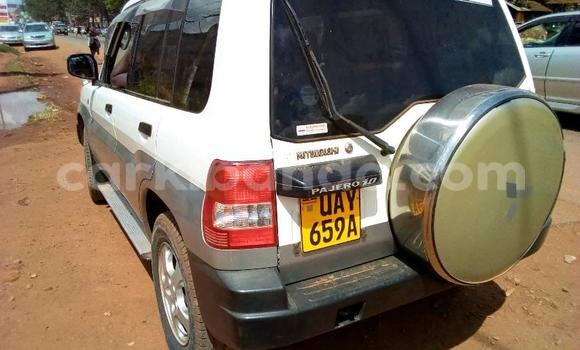Acheter Occasion Voiture Mitsubishi Pajero Blanc à Kampala, Ouganda Acheter Occasion Voiture Mitsubishi Pajero Blanc à Kampala, Ouganda