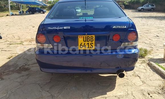 Acheter Occasion Voiture Toyota Altezza Bleu à Kampala, Ouganda Acheter Occasion Voiture Toyota Altezza Bleu à Kampala, Ouganda