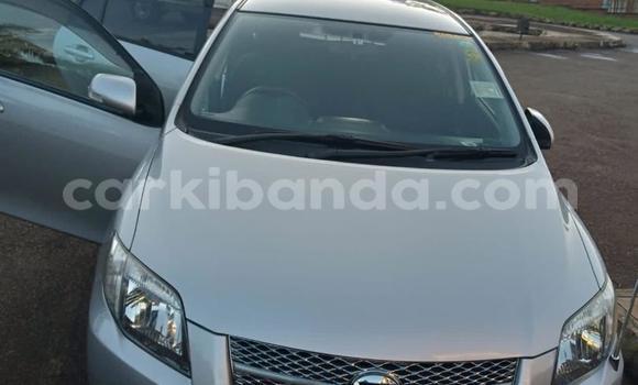 Gura Yakoze Toyota Fielder Silver Imodoka i Kampala mu Uganda
