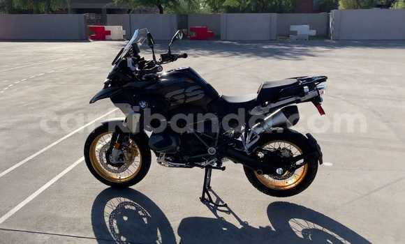 Gura Yakoze BMW R1200GS Adventure Black Bike i Ntungamo mu Western Gura Yakoze BMW R1200GS Adventure Black Bike i Ntungamo mu Western