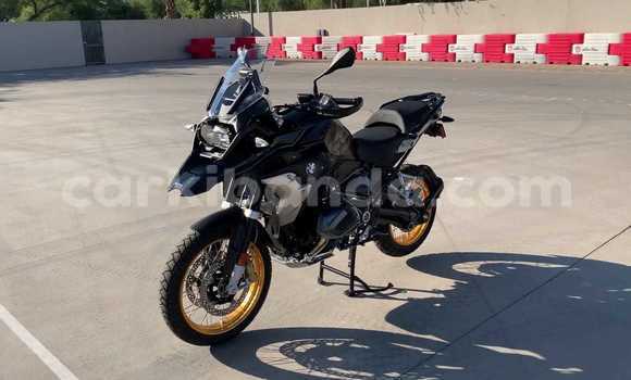 Gura Yakoze BMW R1200GS Adventure Black Bike i Ntungamo mu Western Gura Yakoze BMW R1200GS Adventure Black Bike i Ntungamo mu Western