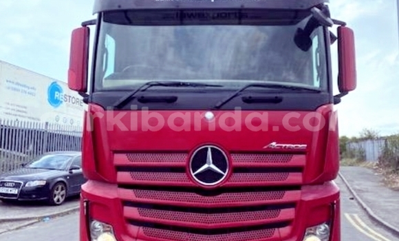 Buy Import Mercedes‒Benz Truck Red Truck in Kampala in Uganda