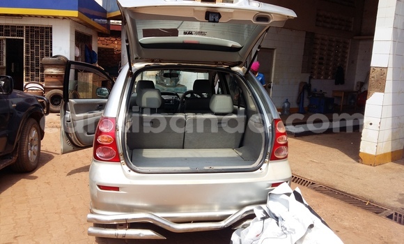 Acheter Occasion Voiture Toyota Nadia Gris à Kampala, Ouganda Acheter Occasion Voiture Toyota Nadia Gris à Kampala, Ouganda