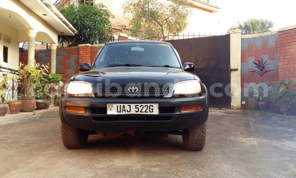 Acheter Occasion Voiture Toyota RAV4 Noir à Kampala, Ouganda Acheter Occasion Voiture Toyota RAV4 Noir à Kampala, Ouganda
