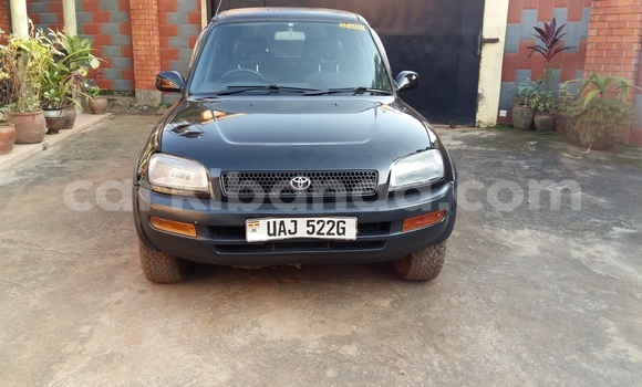 Acheter Occasion Voiture Toyota RAV4 Noir à Kampala, Ouganda Acheter Occasion Voiture Toyota RAV4 Noir à Kampala, Ouganda
