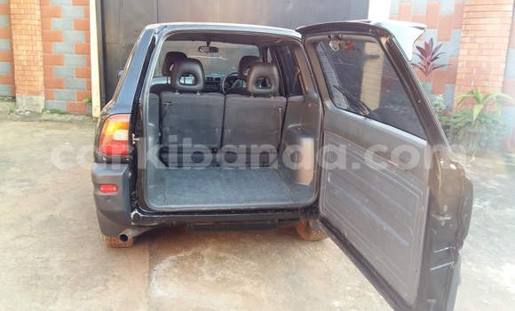 Acheter Occasion Voiture Toyota RAV4 Noir à Kampala, Ouganda Acheter Occasion Voiture Toyota RAV4 Noir à Kampala, Ouganda