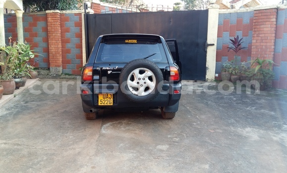 Acheter Occasion Voiture Toyota RAV4 Noir à Kampala, Ouganda Acheter Occasion Voiture Toyota RAV4 Noir à Kampala, Ouganda
