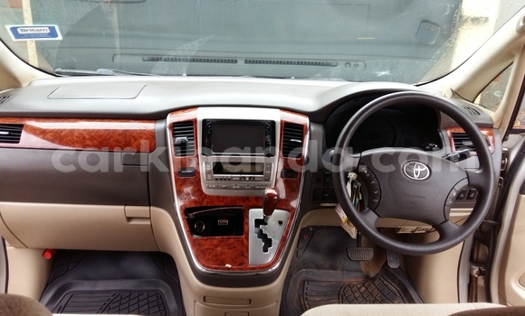 Acheter Occasion Voiture Toyota Alphard Gris à Kampala, Ouganda Acheter Occasion Voiture Toyota Alphard Gris à Kampala, Ouganda