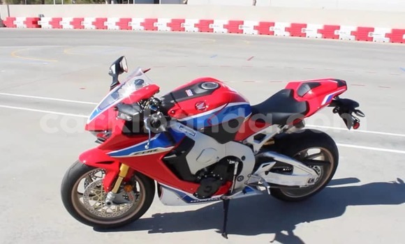 Buy Used Honda CBR 1000 RR Red Bike in Entebbe in Uganda Buy Used Honda CBR 1000 RR Red Bike in Entebbe in Uganda