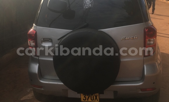 Gura Yakoze Toyota Rush Silver Imodoka i Kampala mu Uganda