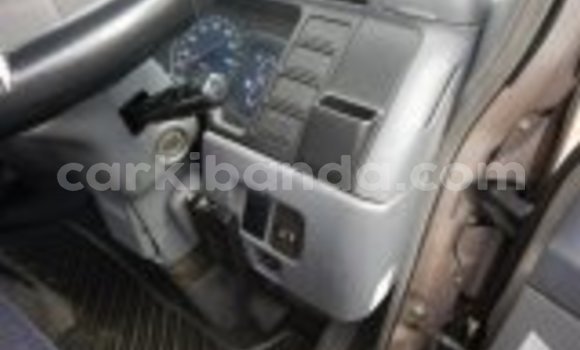 Nunua Ilio tumika Mitsubishi Van Nyingine Lori ndani ya Busembatia nchini Mashariki Nunua Ilio tumika Mitsubishi Van Nyingine Lori ndani ya Busembatia nchini Mashariki