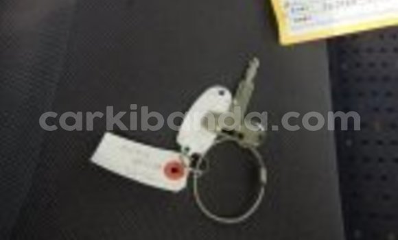 Nunua Ilio tumika Mitsubishi Van Nyingine Lori ndani ya Busembatia nchini Mashariki Nunua Ilio tumika Mitsubishi Van Nyingine Lori ndani ya Busembatia nchini Mashariki