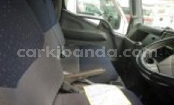 Nunua Ilio tumika Mitsubishi Van Nyingine Lori ndani ya Busembatia nchini Mashariki Nunua Ilio tumika Mitsubishi Van Nyingine Lori ndani ya Busembatia nchini Mashariki