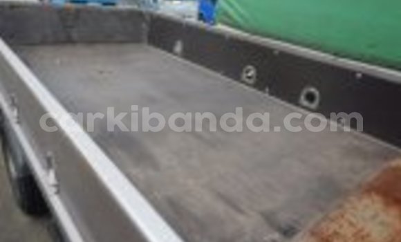 Nunua Ilio tumika Mitsubishi Van Nyingine Lori ndani ya Busembatia nchini Mashariki Nunua Ilio tumika Mitsubishi Van Nyingine Lori ndani ya Busembatia nchini Mashariki