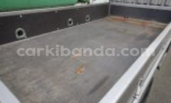 Nunua Ilio tumika Mitsubishi Van Nyingine Lori ndani ya Busembatia nchini Mashariki Nunua Ilio tumika Mitsubishi Van Nyingine Lori ndani ya Busembatia nchini Mashariki