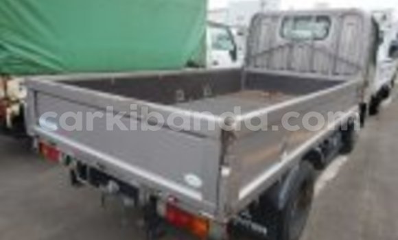 Nunua Ilio tumika Mitsubishi Van Nyingine Lori ndani ya Busembatia nchini Mashariki Nunua Ilio tumika Mitsubishi Van Nyingine Lori ndani ya Busembatia nchini Mashariki