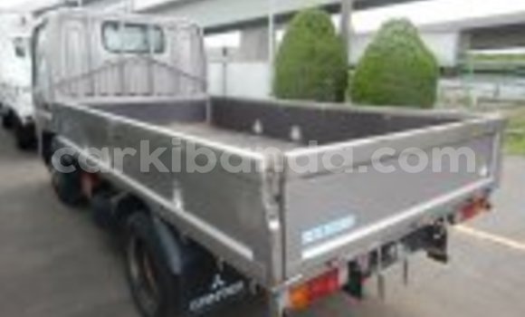 Nunua Ilio tumika Mitsubishi Van Nyingine Lori ndani ya Busembatia nchini Mashariki Nunua Ilio tumika Mitsubishi Van Nyingine Lori ndani ya Busembatia nchini Mashariki
