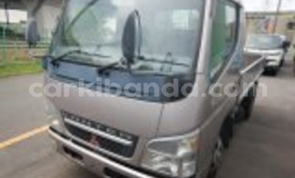 Nunua Ilio tumika Mitsubishi Van Nyingine Lori ndani ya Busembatia nchini Mashariki Nunua Ilio tumika Mitsubishi Van Nyingine Lori ndani ya Busembatia nchini Mashariki