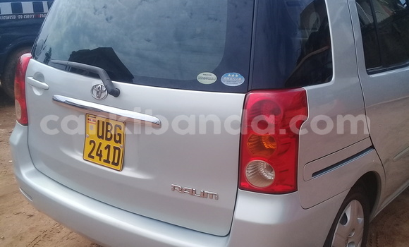 Nunua Ilio tumika Toyota Raum Kijani Gari ndani ya Kampala nchini Uganda Nunua Ilio tumika Toyota Raum Kijani Gari ndani ya Kampala nchini Uganda