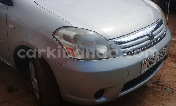 Nunua Ilio tumika Toyota Raum Kijani Gari ndani ya Kampala nchini Uganda Nunua Ilio tumika Toyota Raum Kijani Gari ndani ya Kampala nchini Uganda