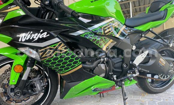Acheter Occasion Moto Kawasaki Ninja Rouge à Entebbe, Ouganda Acheter Occasion Moto Kawasaki Ninja Rouge à Entebbe, Ouganda