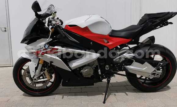 Nunua Ilio tumika BMW S 1000 Nyeupe Bike ndani ya Kampala nchini Uganda