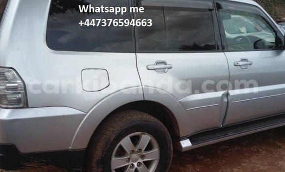 Nunua Ilio tumika Mitsubishi Pajero Fedha Gari ndani ya Kampala nchini Uganda Nunua Ilio tumika Mitsubishi Pajero Fedha Gari ndani ya Kampala nchini Uganda