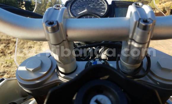 Gura Yakoze BMW F 700 Brown Bike i Kampala mu Uganda Gura Yakoze BMW F 700 Brown Bike i Kampala mu Uganda