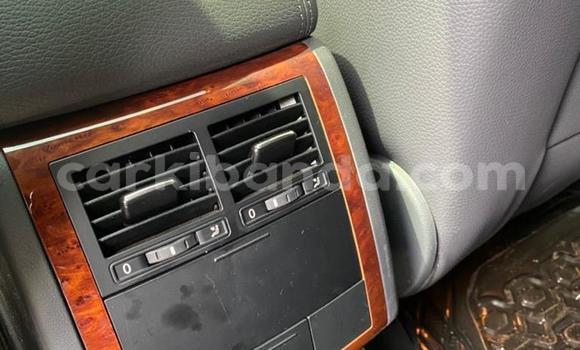 Nunua Ilio tumika Volkswagen Touareg Bluu Gari ndani ya Kampala nchini Uganda Nunua Ilio tumika Volkswagen Touareg Bluu Gari ndani ya Kampala nchini Uganda